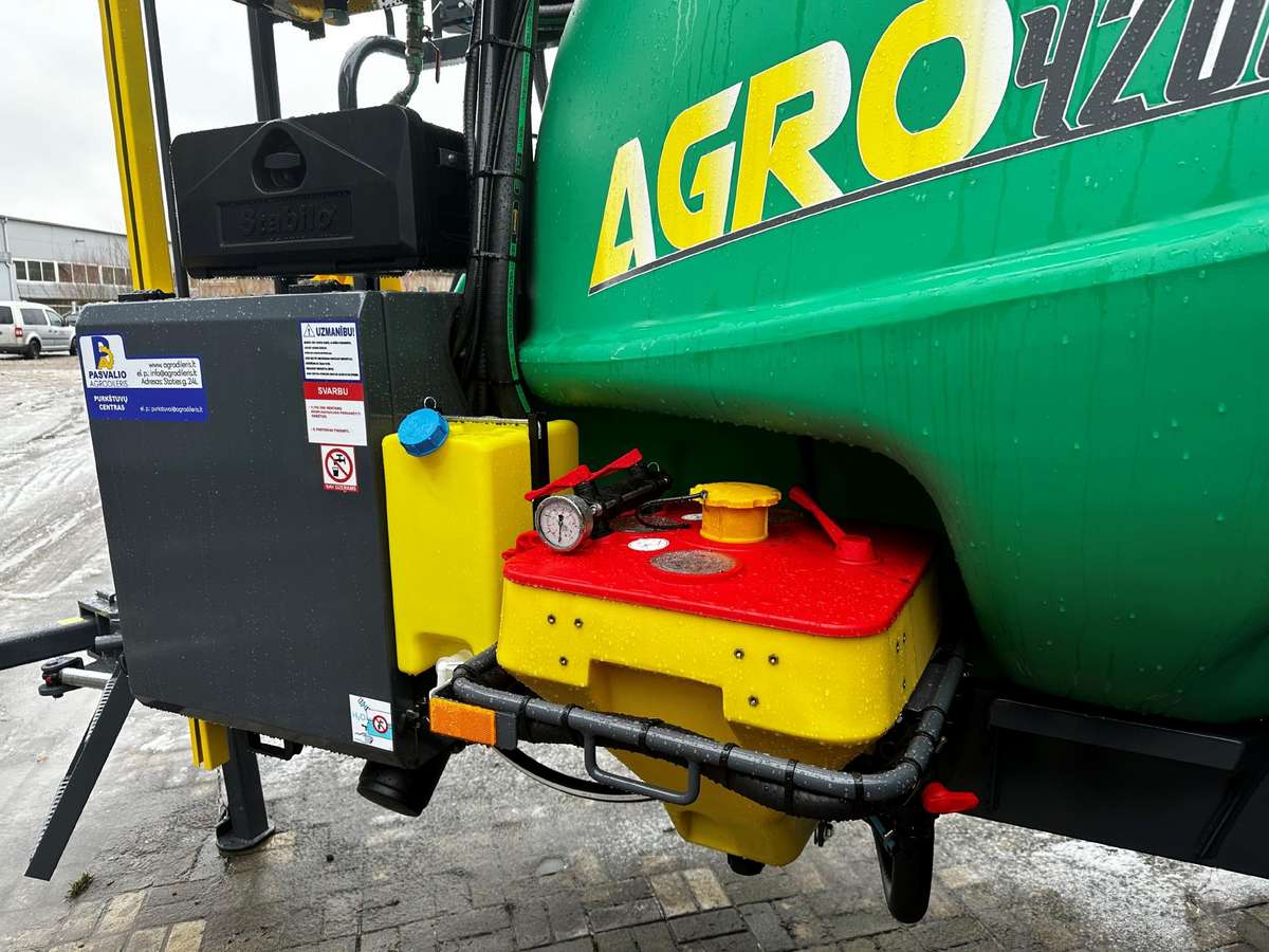 AGRO 4200G, sprayers