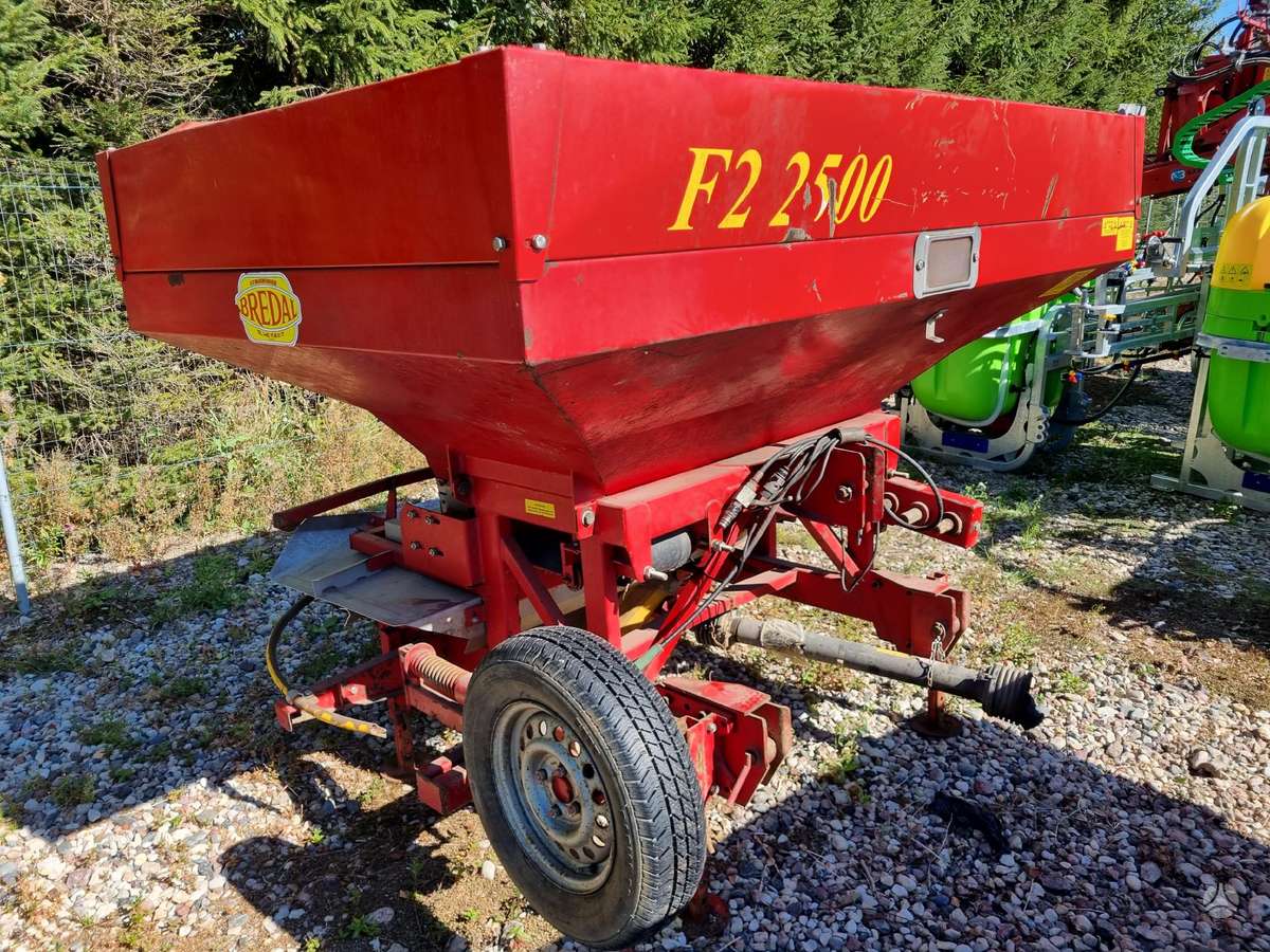Bredal B2XL, разбрасыватели