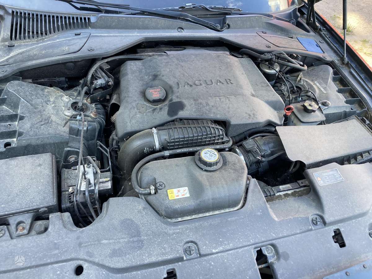 Jaguar XJ