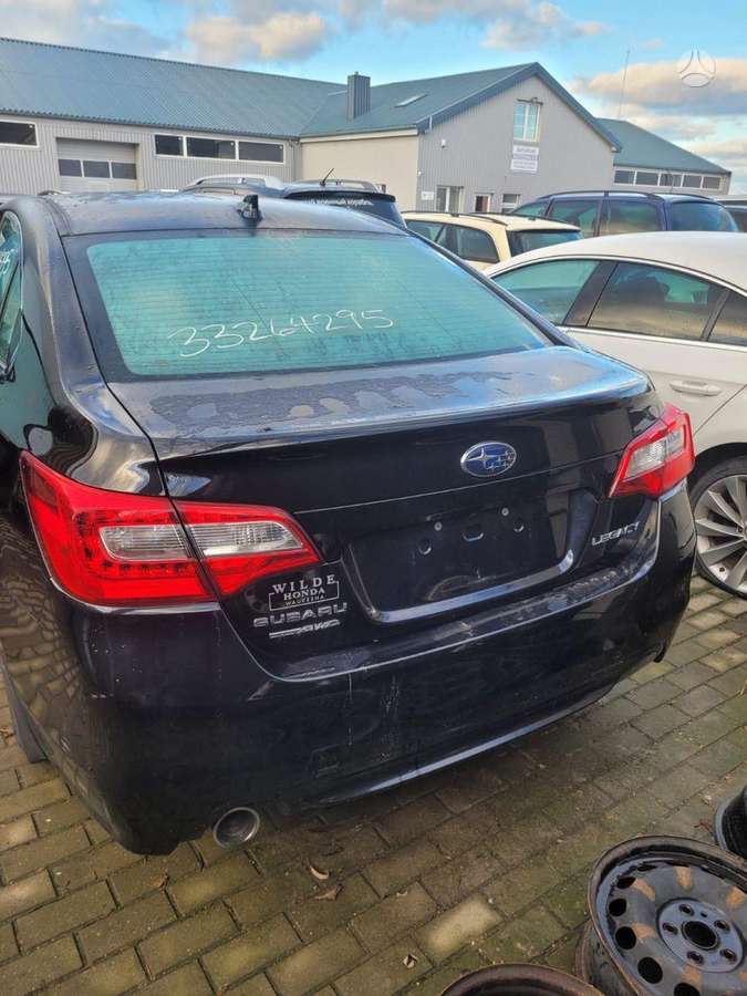 Subaru Legacy dalimis