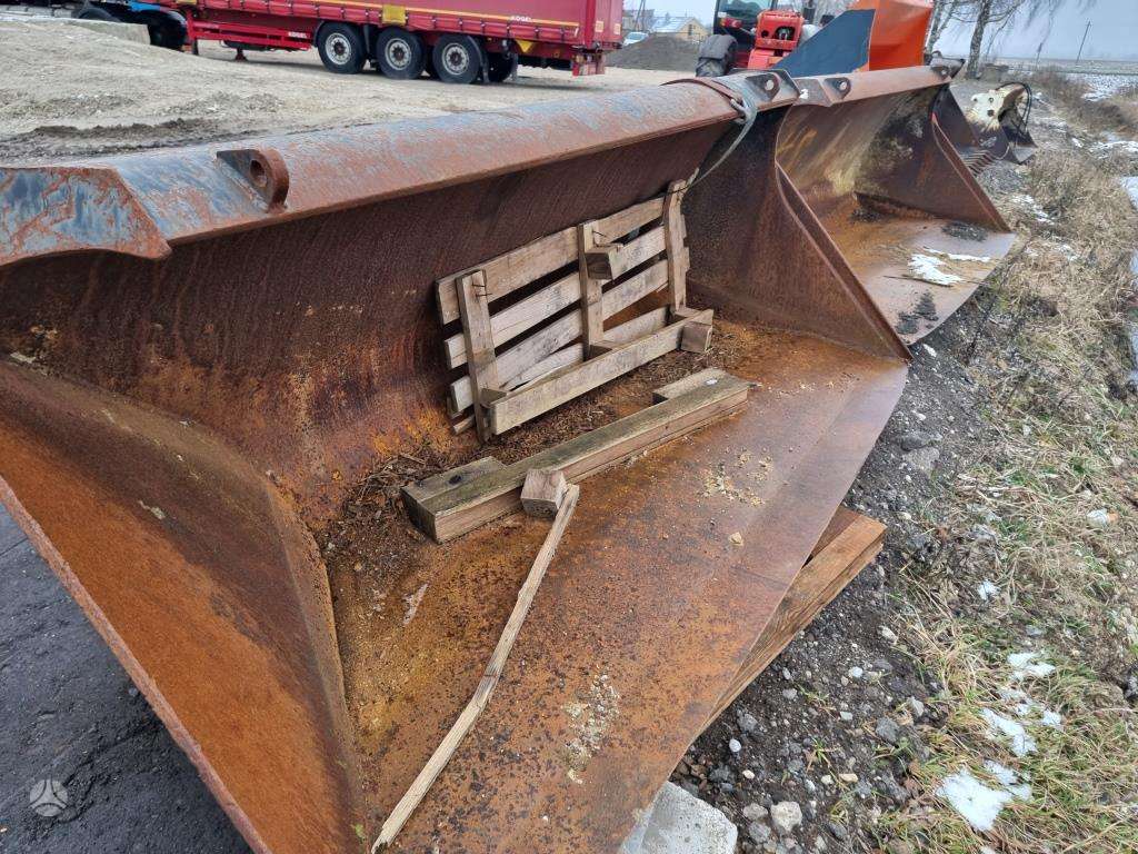 Terex 860, kaušai