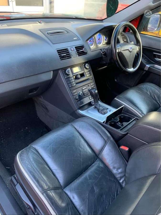 Volvo XC90 D5244t18
