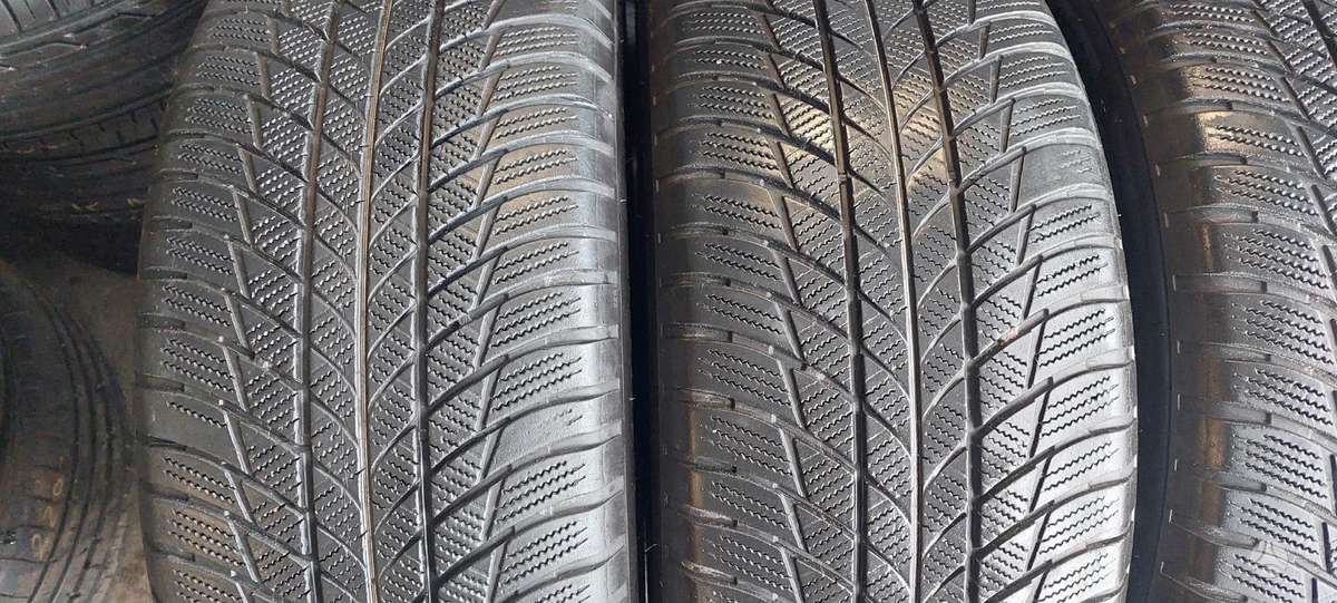 Bridgestone, зимние 245/50 R19
