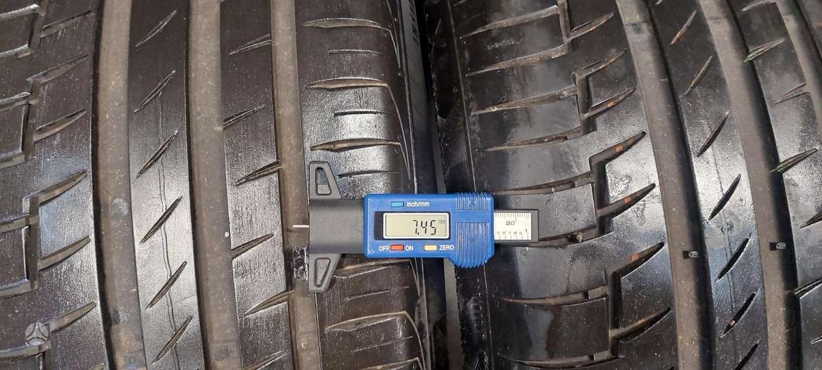 Continental, летние 235/40 R19