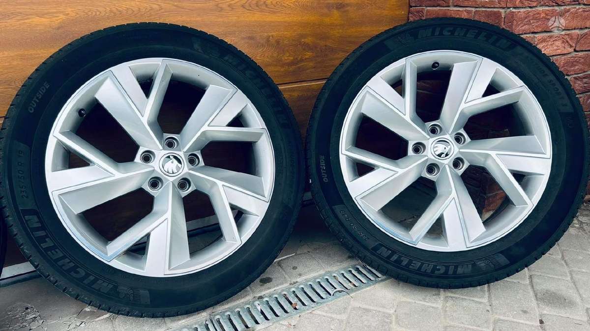 Skoda, lengvojo lydinio, R19