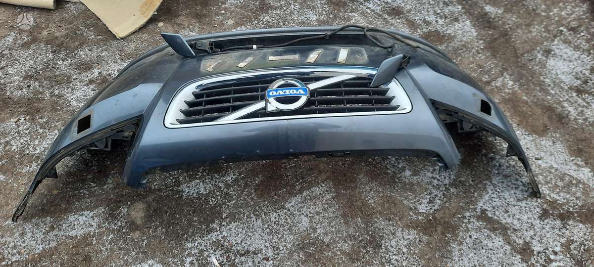Volvo V50, Buferis, детали кузова