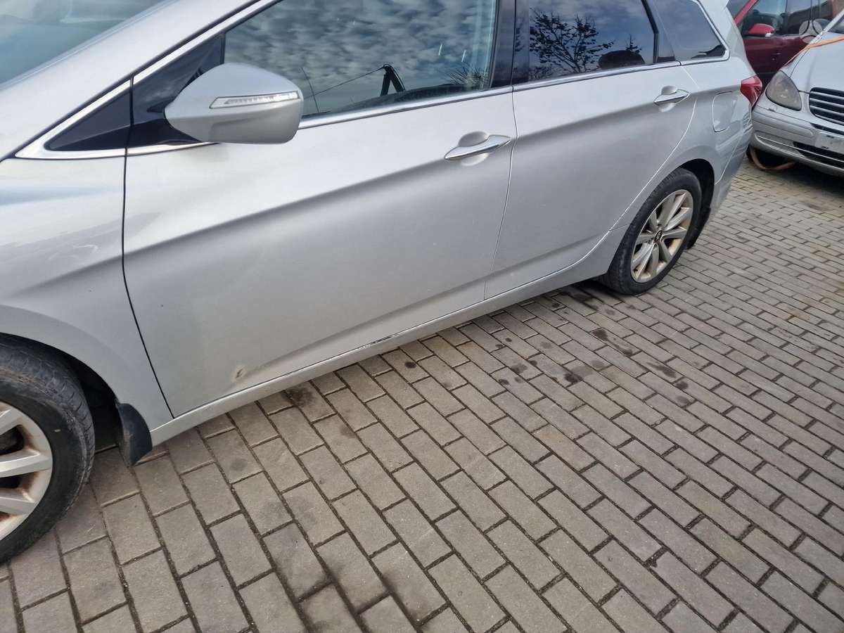 Hyundai i40 dalimis