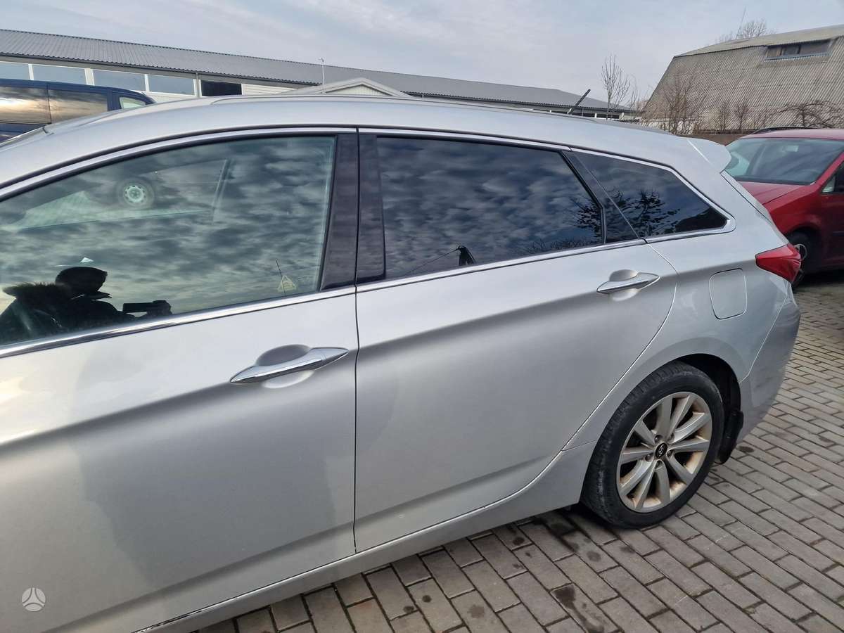 Hyundai i40 по частям
