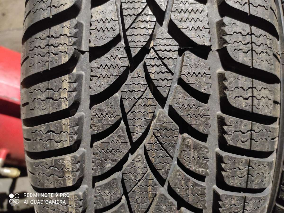 -Kita-, winter 215/60 R17