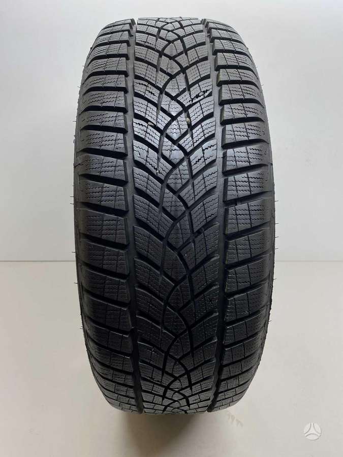 Goodyear UltraGrip Performance+ 2022m, žieminės 215/55 R17 A22973040