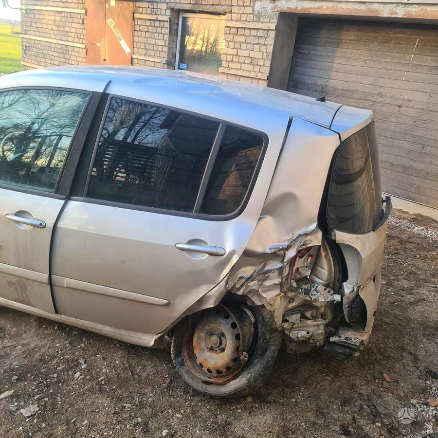Renault Modus dalimis. Europa dalimis