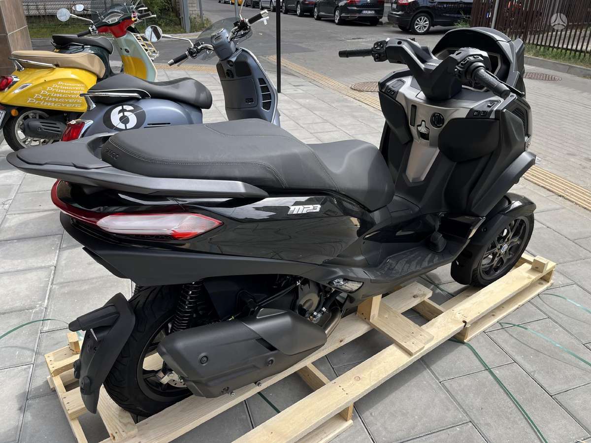 Piaggio MP3 310cc, trikes