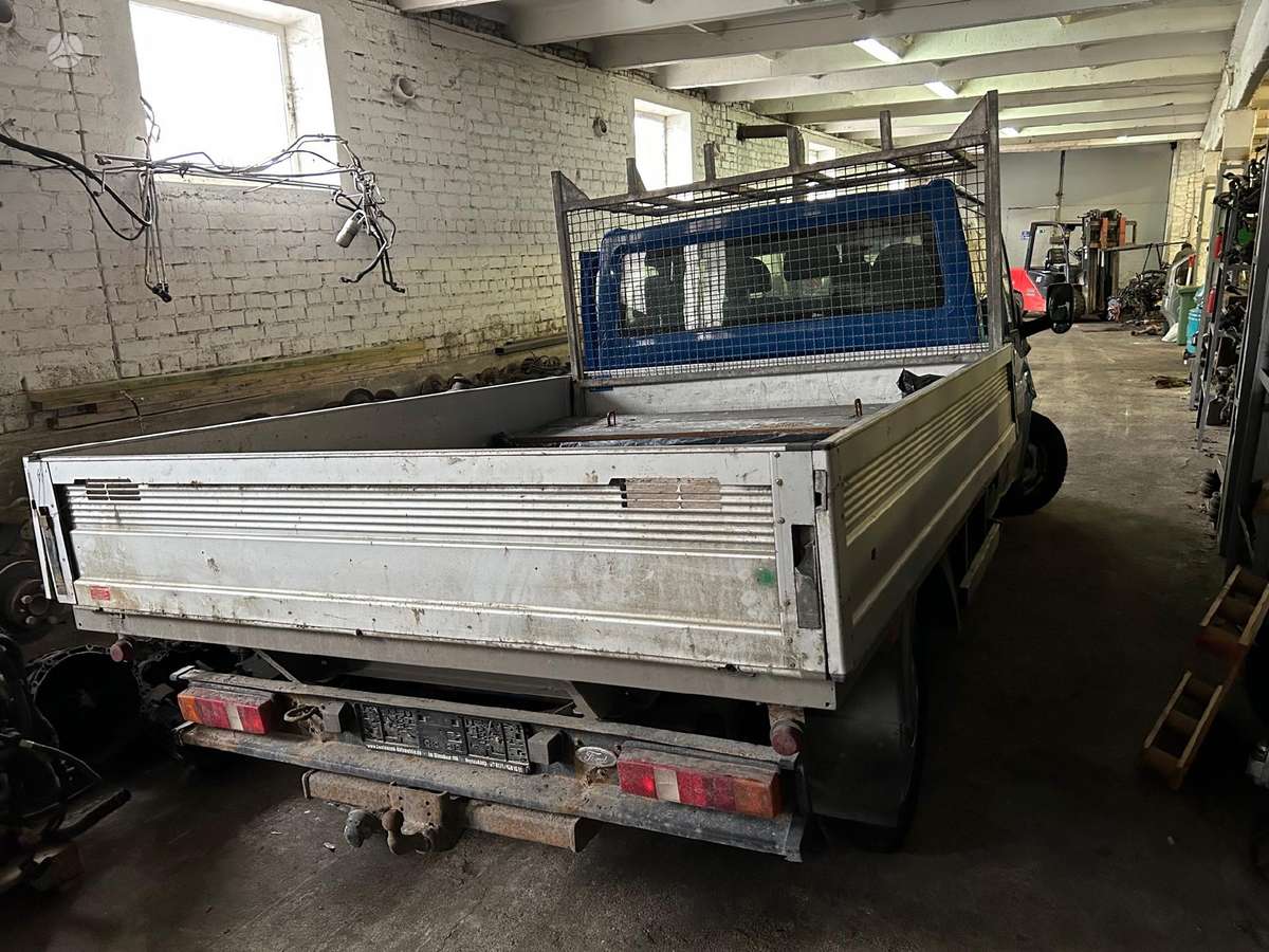 Ford Transit, cargo vans