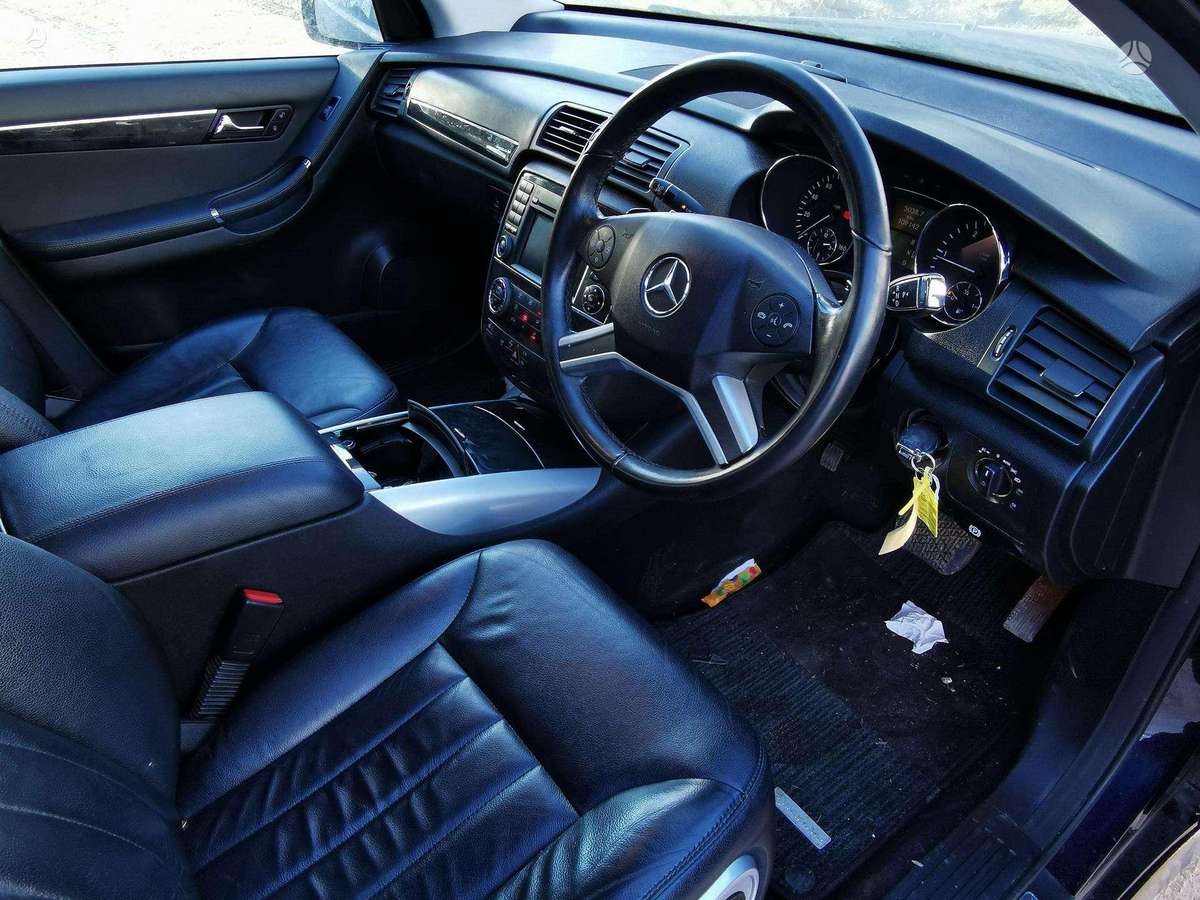 Mercedes-Benz R350 по частям