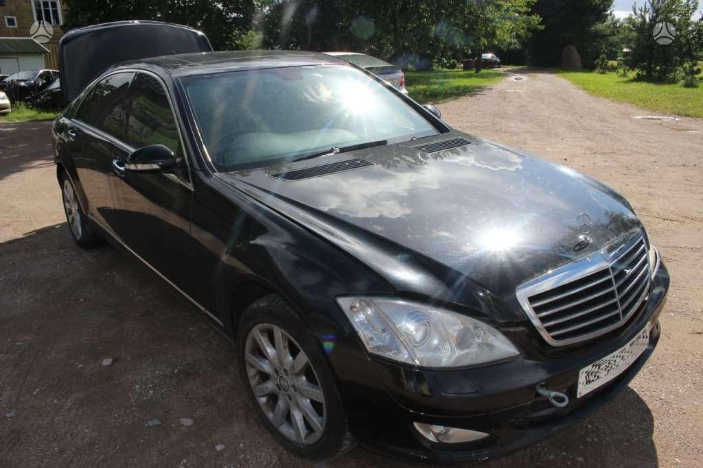Mercedes-Benz S320 dalimis