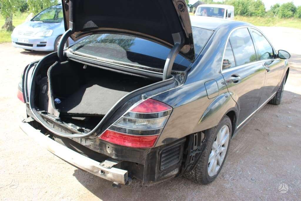 Mercedes-Benz S320 dalimis