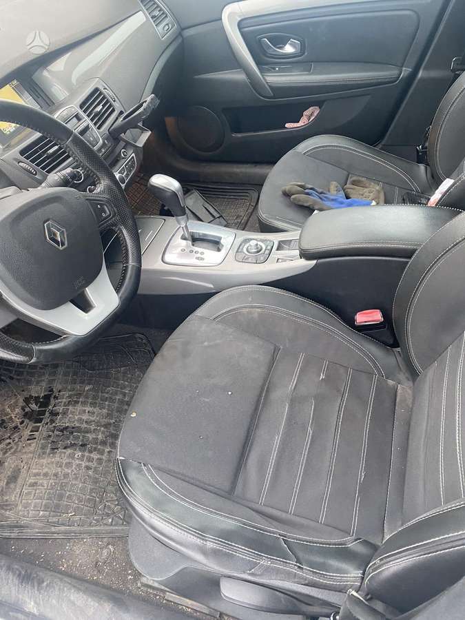 Renault Laguna for parts