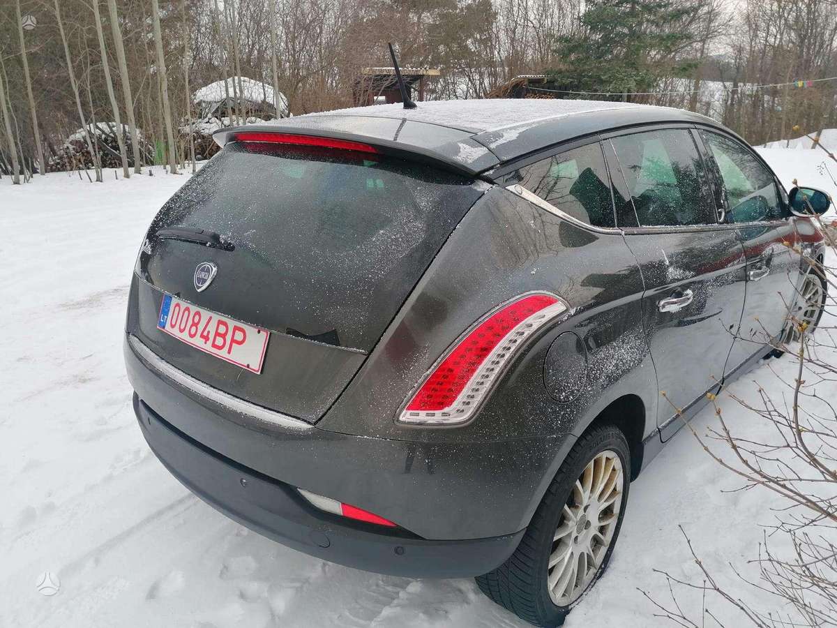 Lancia Delta dalimis. 198 a 1000