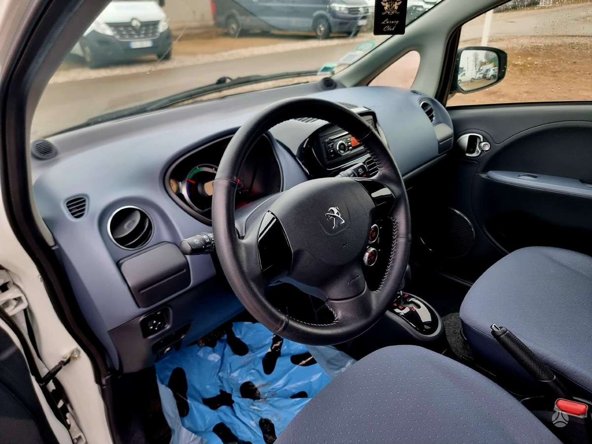 Peugeot iOn, 16 kWh, hatchback