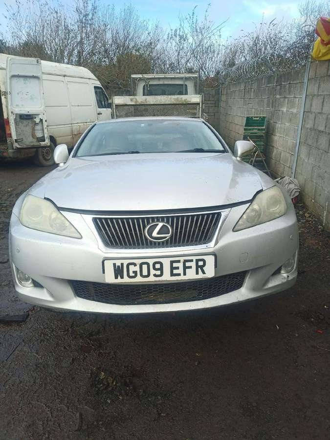 Lexus IS 220 dalimis