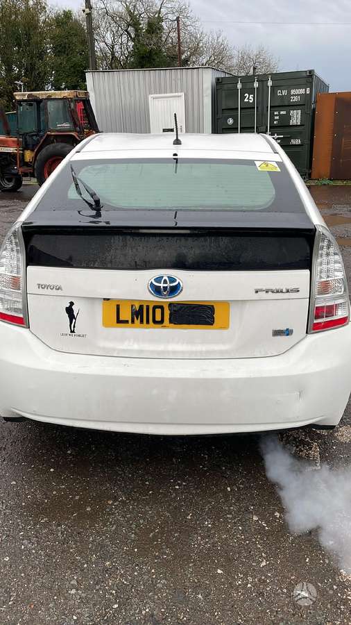 Toyota Prius Prius 3 dalimis