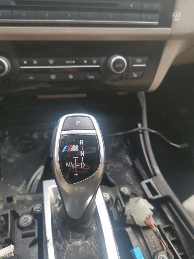 BMW X5 E70 e71 dalys 3 0i 3 0d 4 0d 5 0d