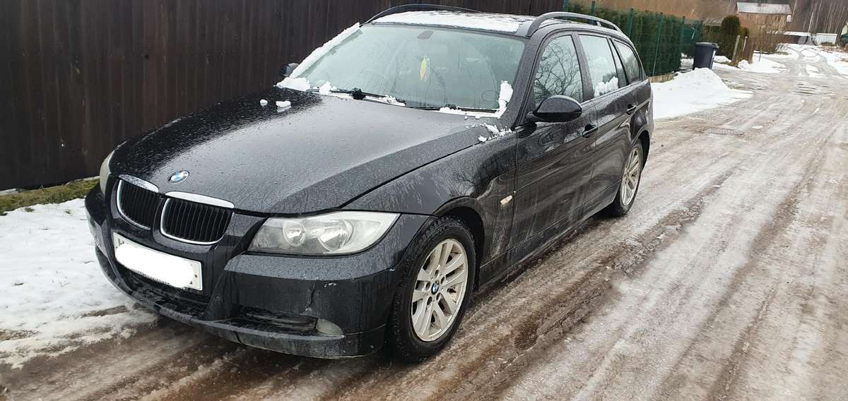 BMW 320 Dalimis