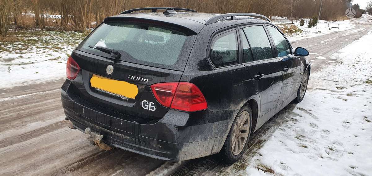 BMW 320 Dalimis