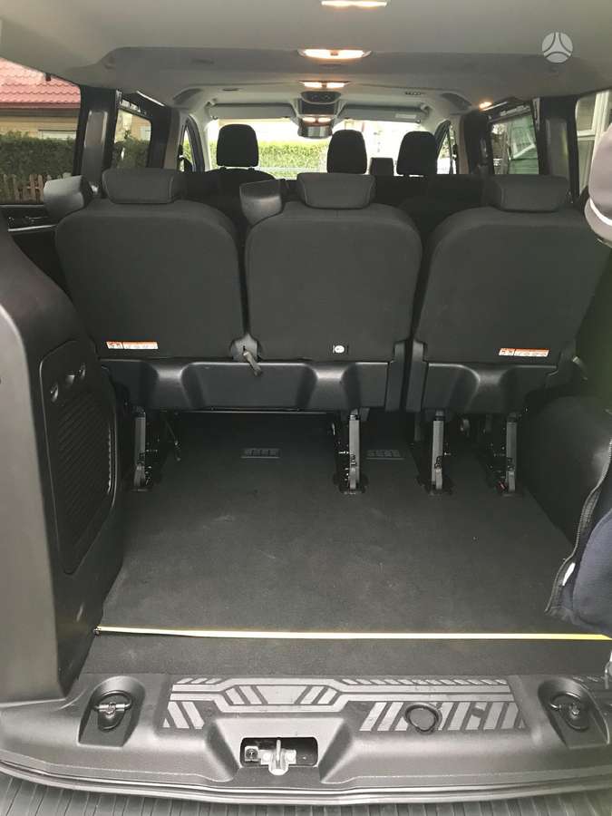 Ford Tourneo Custom, passenger minibus