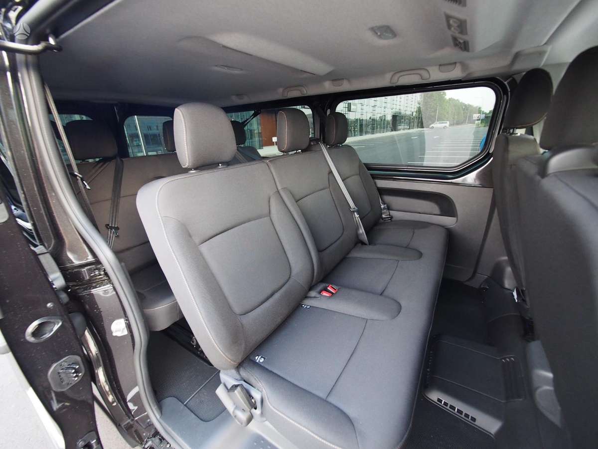Ford Tourneo Custom, passenger minibus