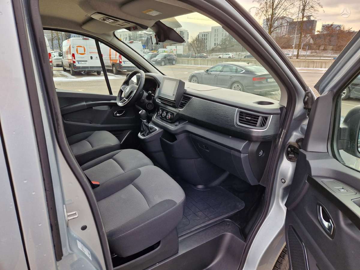 Renault Trafic, passenger minibus