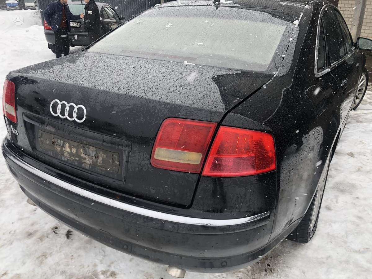 Audi A8 for parts. Dalimis
