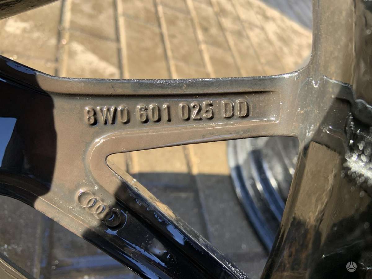Audi 8W0601025DD, light alloy, R18