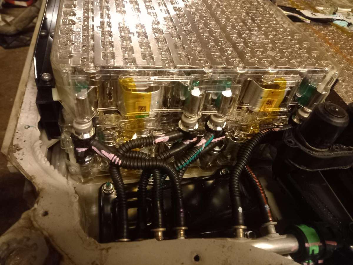 Tesla Model S elektros sistemos dalys