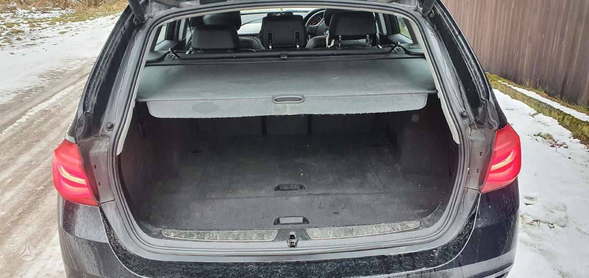 BMW 320 Dalimis
