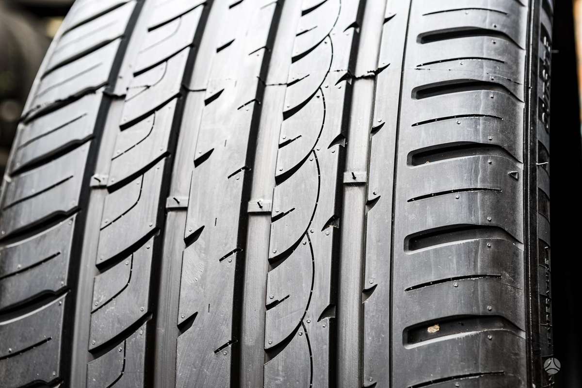 Radar Dimax R8+, universalios 305/35 R24