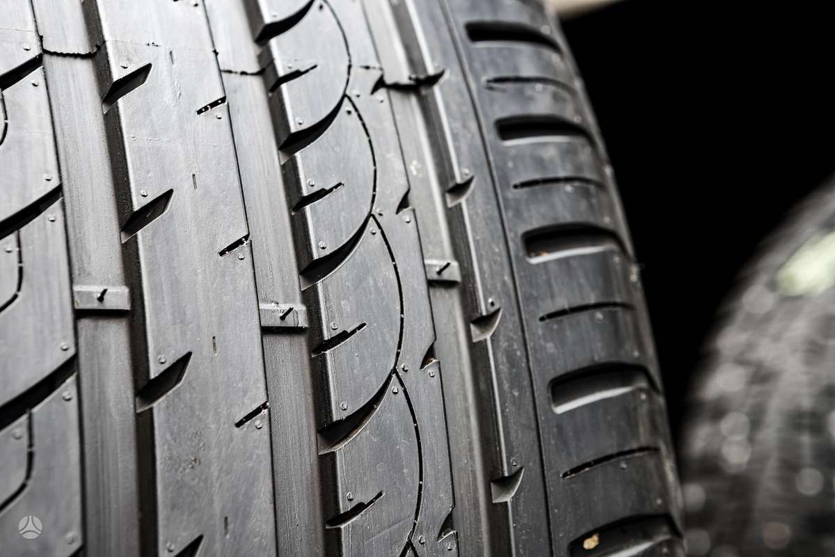 Radar Dimax R8+, universalios 305/35 R24