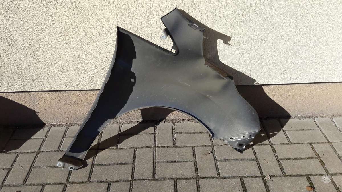Ford B-MAX sparnai
