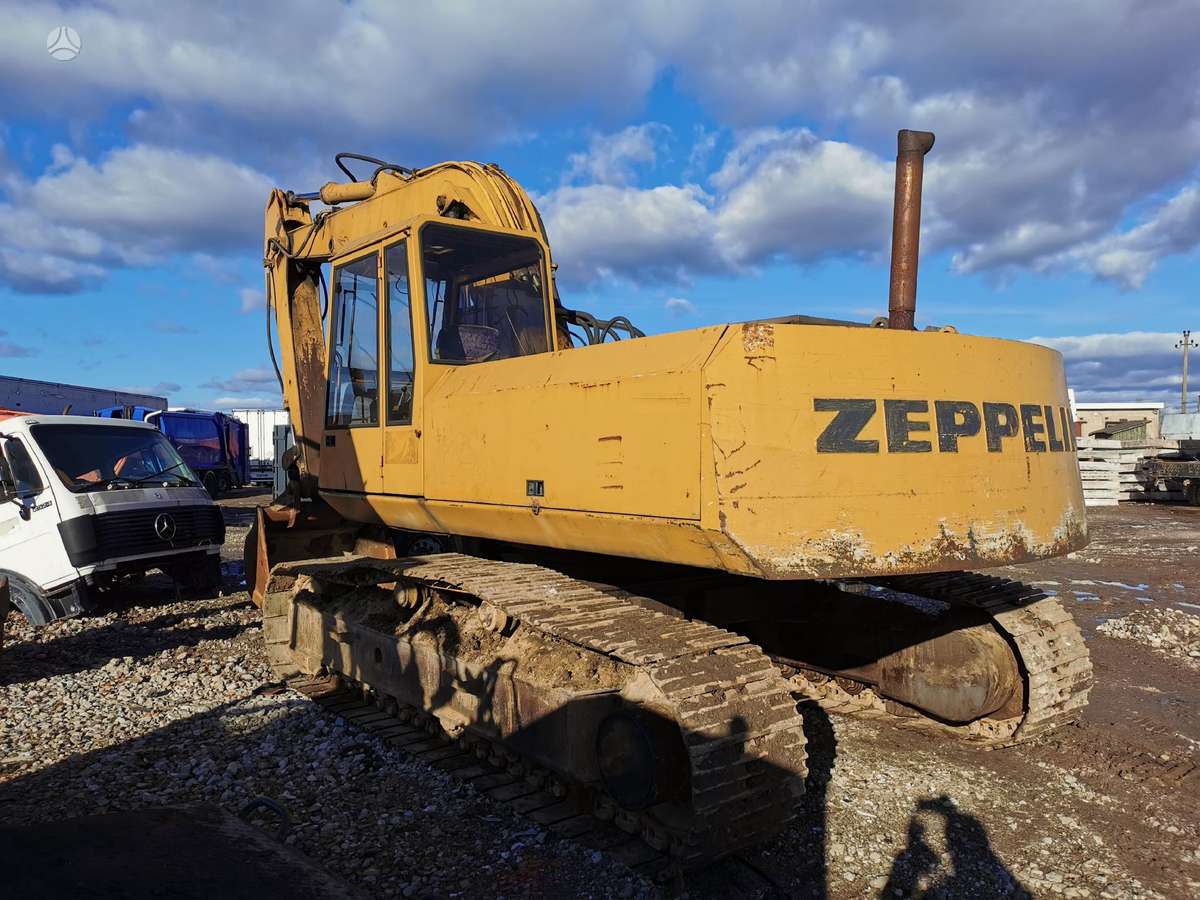 Sennebogen Zeppelin ZR26, ekskavatoriai