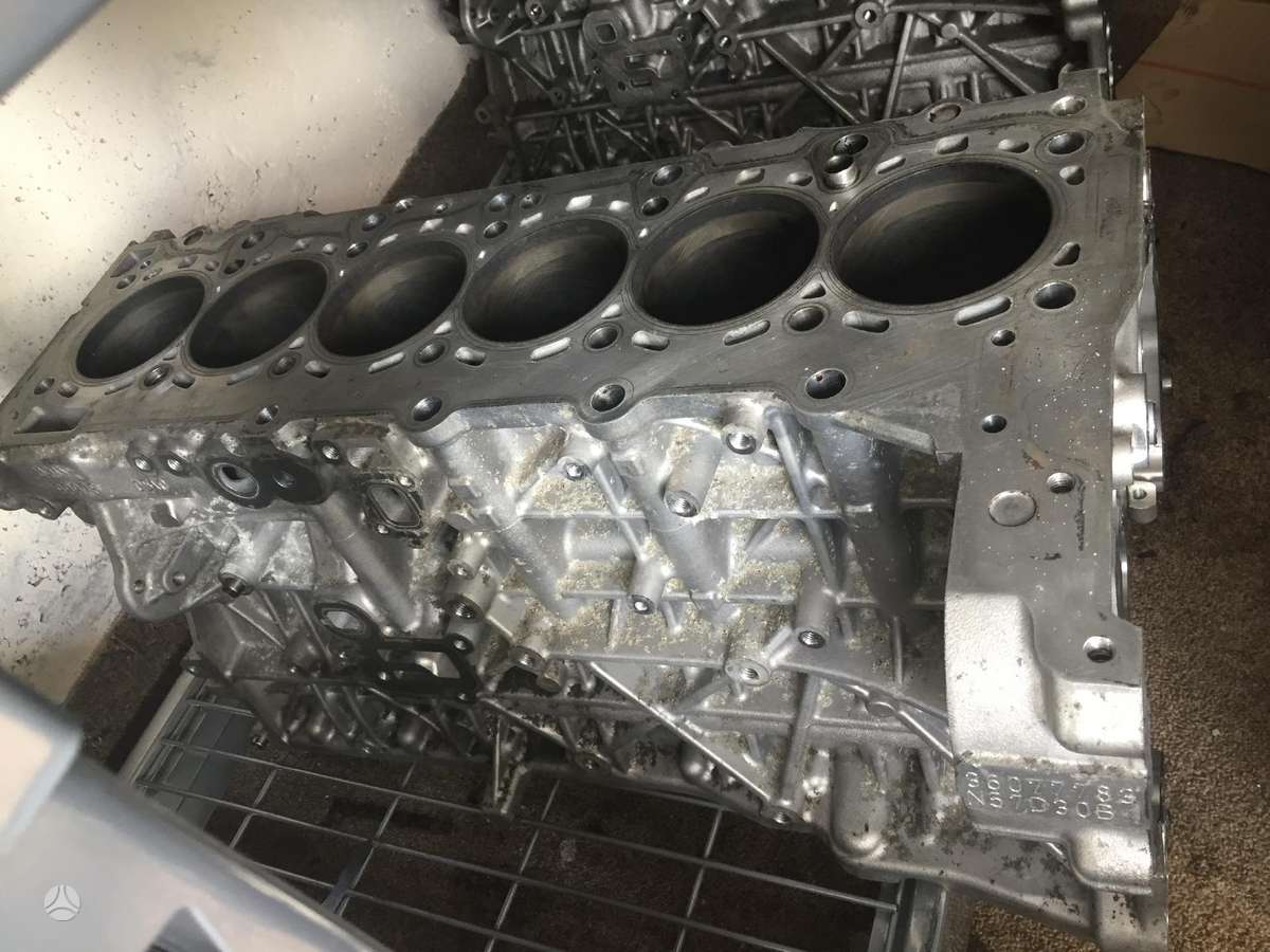 BMW X5, N57d30a, crankshaft, engine block