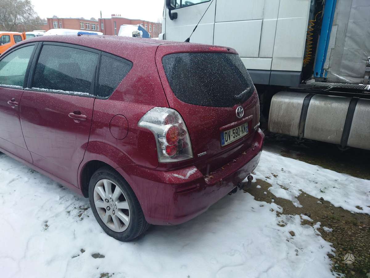 Toyota Corolla Verso rezerves daļās