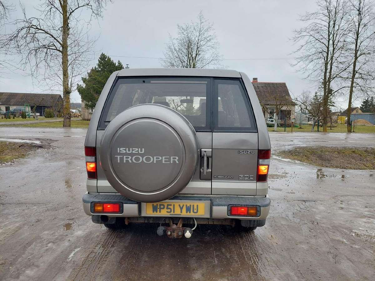 Isuzu Trooper