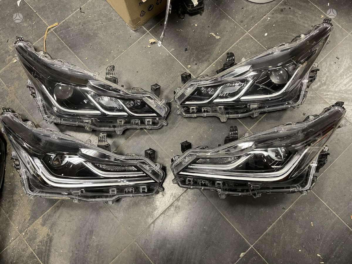 Toyota Corolla Sedanas