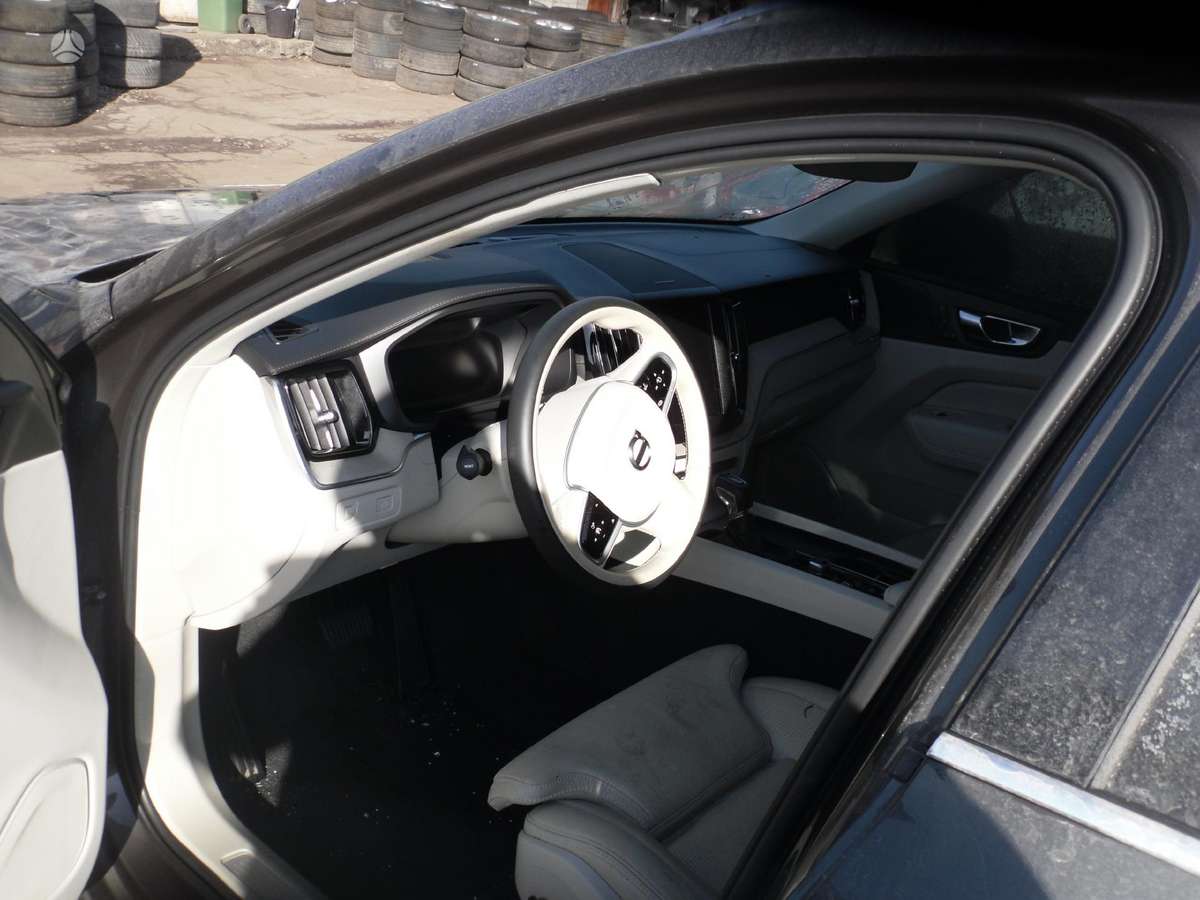Volvo XC60 по частям