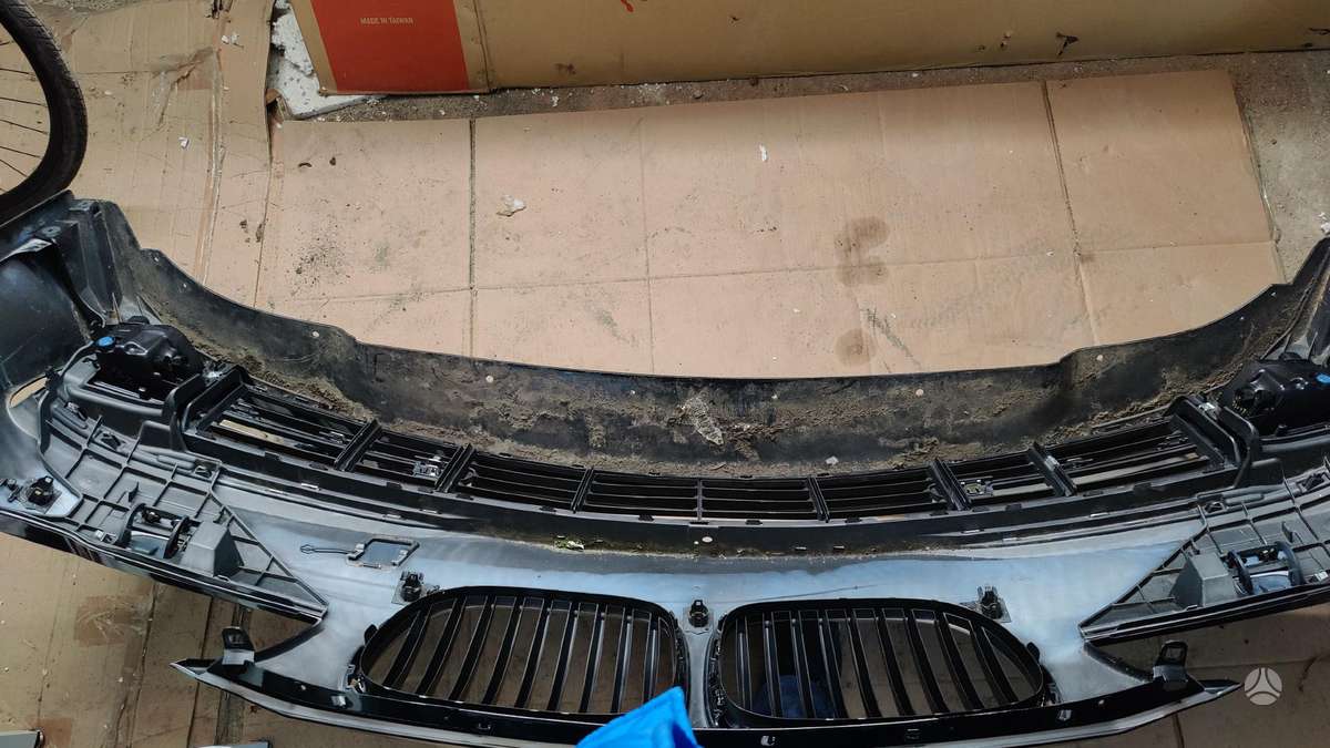 BMW 7 serija bamperi