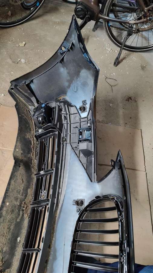 BMW 7 serija bamperi
