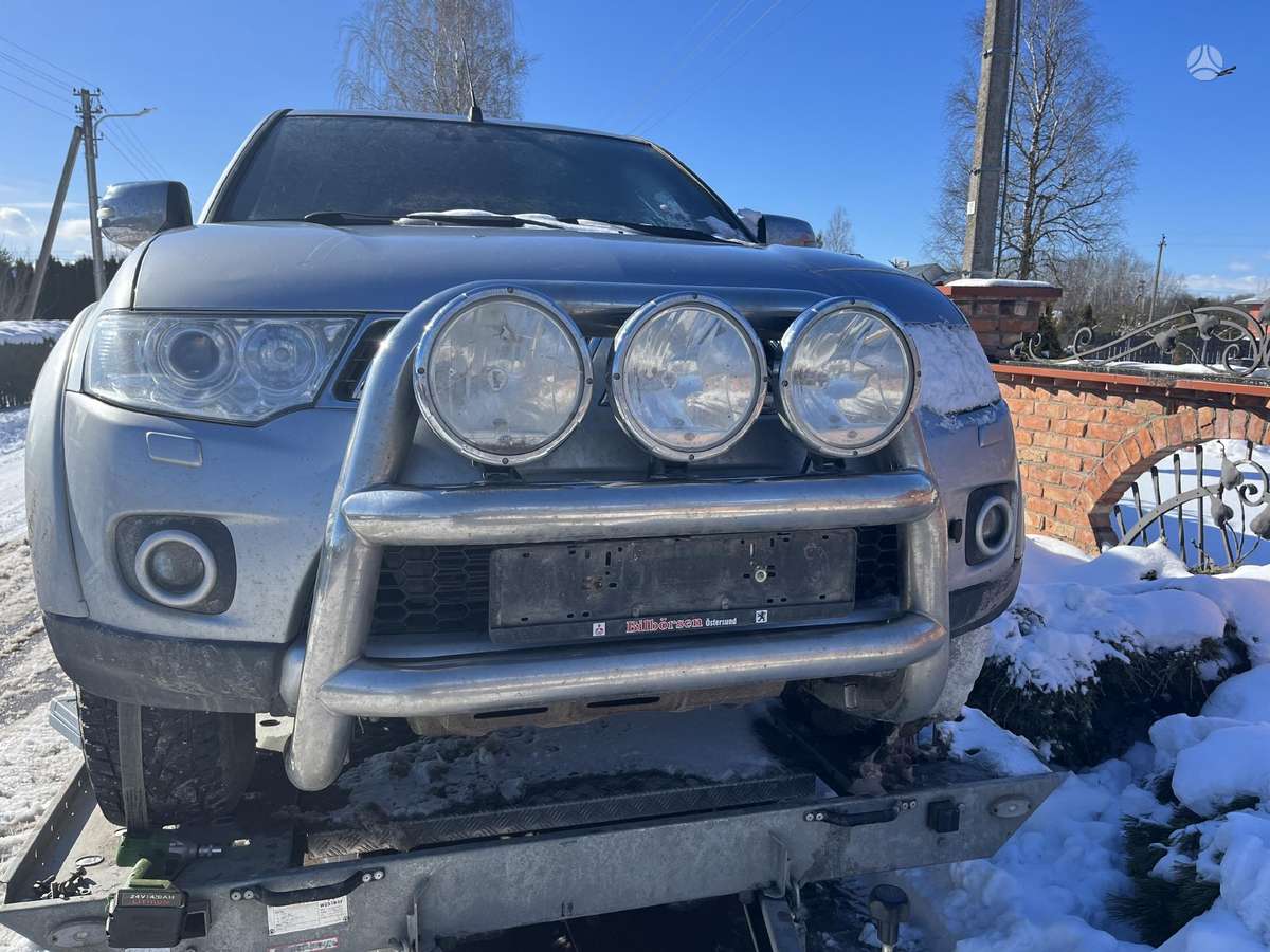 Mitsubishi L200 kėbulo dalys