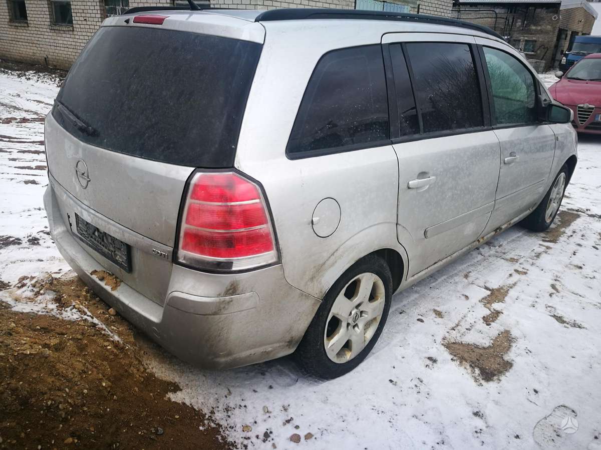 Opel Zafira, Z157, dalimis
