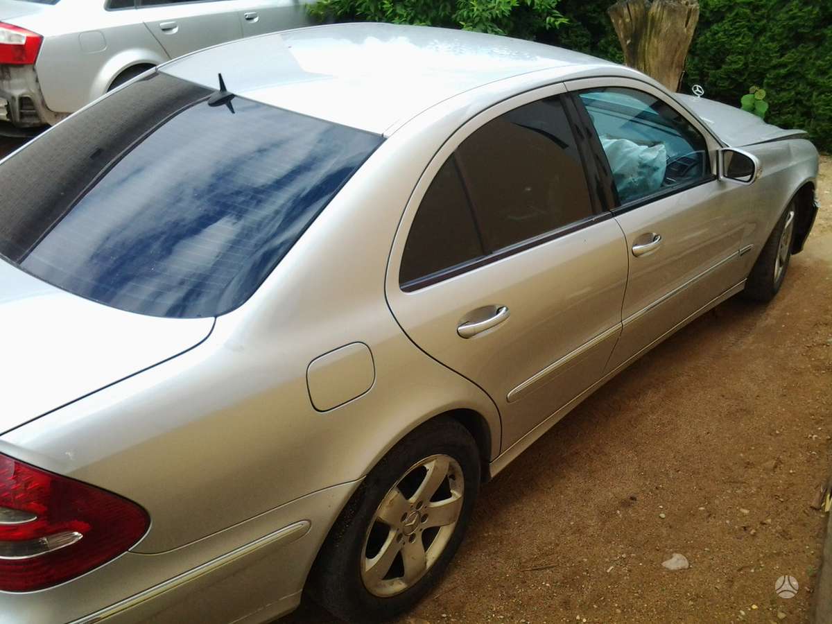 Mercedes-Benz E klasė E220 e270 e280 e320 e5000 nuo 2002m iki 2007 karavanai ir sed
