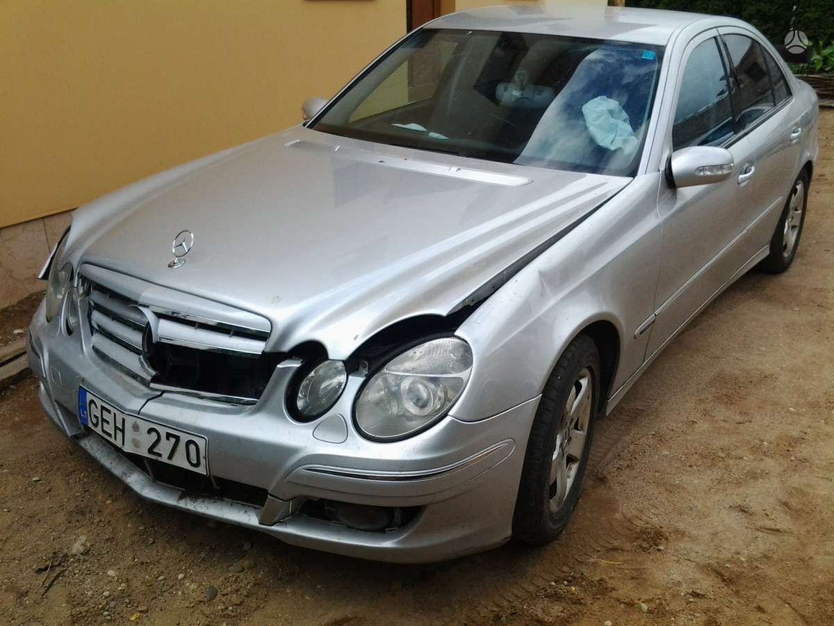 Mercedes-Benz E klasė E220 e270 e280 e320 e5000 nuo 2002m iki 2007 karavanai ir sed